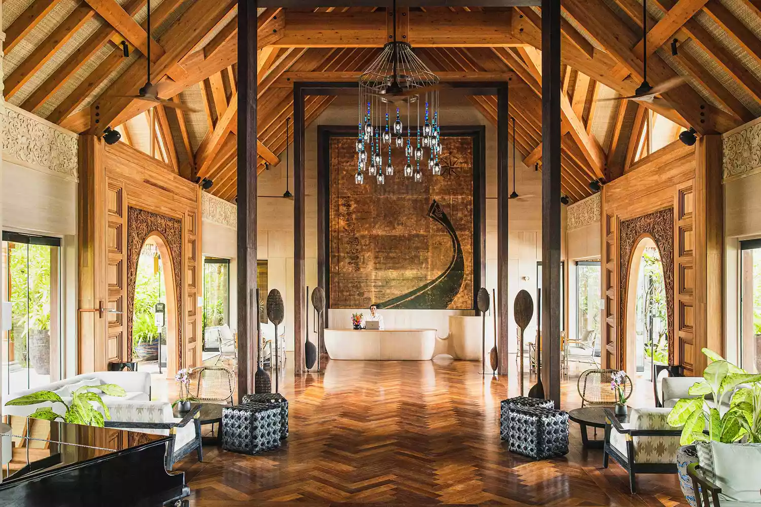 Modern and elegant lobby at Waldorf Astoria Maldives Ithaafushi